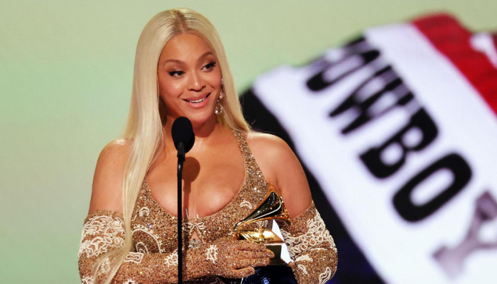 ৫০ বছরের রেকর্ড ভেঙে বিয়ন্সের ইতিহাস!