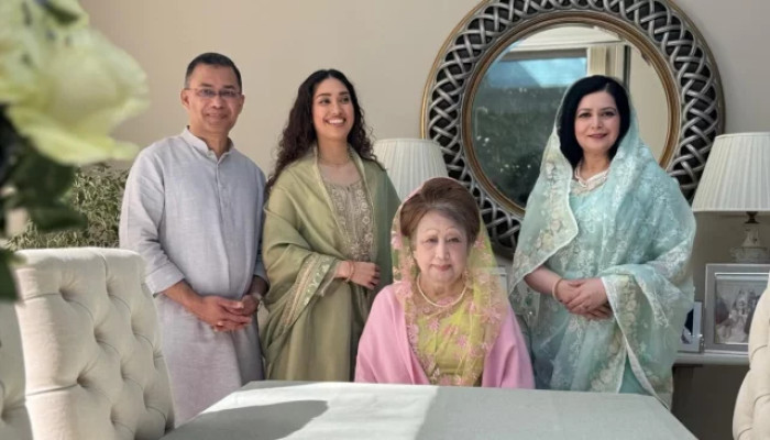 এ সপ্তাহেই দেশে ফিরছেন খালেদা জিয়া,সঙ্গে থাকবেন দুই পুত্রবধূ।