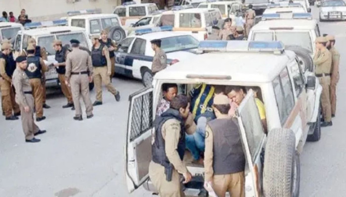 সৌদিতে  প্রায় ২২ হাজারের বেশি প্রবাসী গ্রেফতার!