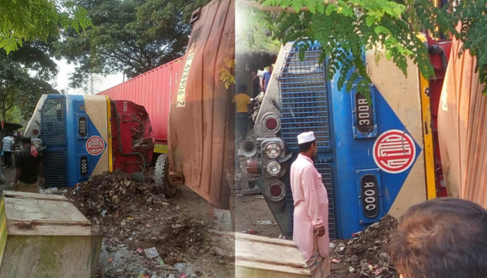 চট্টগ্রামে ট্রাকের ধাক্কায় উল্টে গেলে ট্রেন!