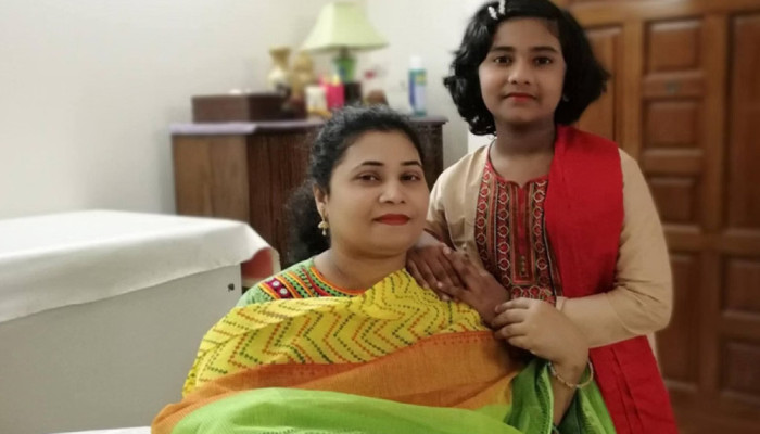 মা-মেয়েকে হত্যা করে স্কুল ড্রেস পরে পালিয়ে যায় গৃহকর্মী!